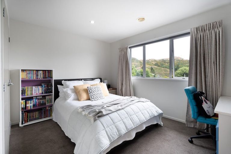 Photo of property in 8 Halewood Grove, Churton Park, Wellington, 6037