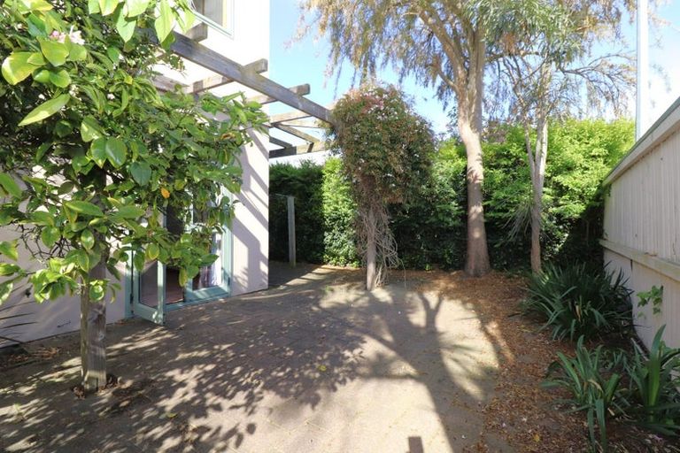 Photo of property in 15 Brockworth Place, Riccarton, Christchurch, 8011