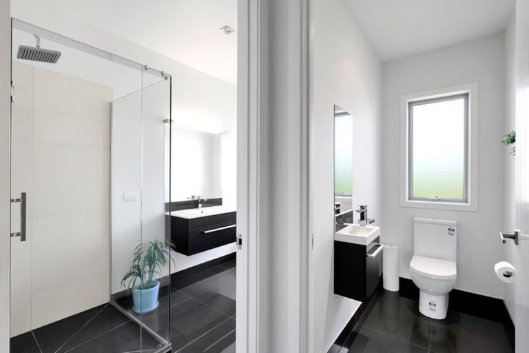 Photo of property in 3 Te Arakete Place, Hurworth, New Plymouth, 4310