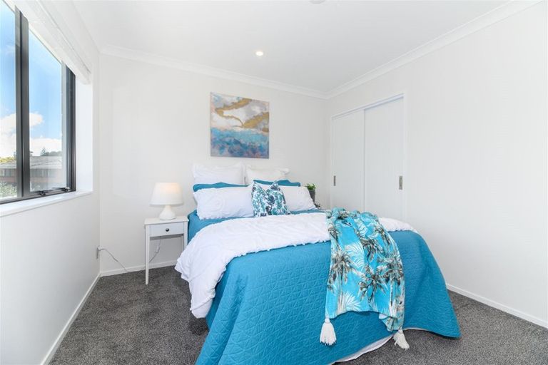 Photo of property in 166b Ennis Avenue, Pakuranga Heights, Auckland, 2010