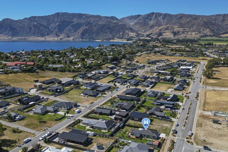 Photo of property in 35 Timsfield Drive, Lake Hawea, Wanaka, 9382
