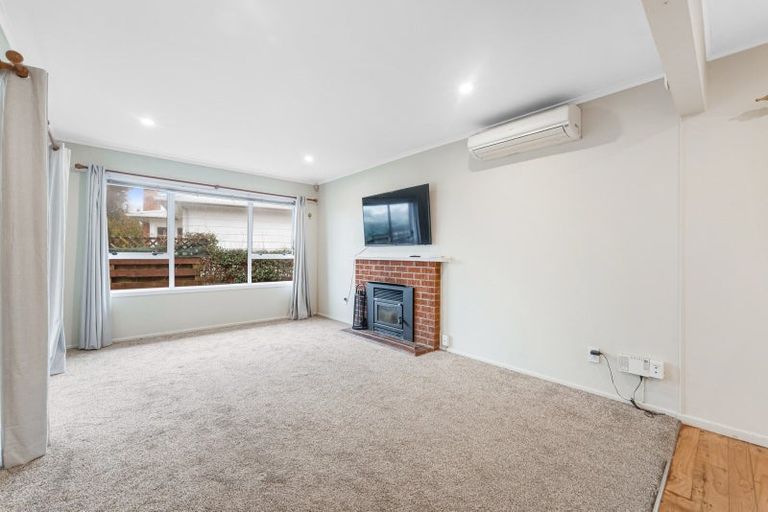 Photo of property in 56 Botany Road, Botany Downs, Auckland, 2010