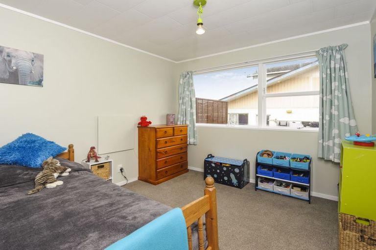 Photo of property in 83 Sunnyvale Road, Massey, Auckland, 0614