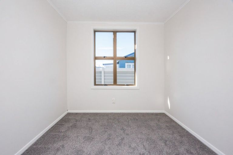 Photo of property in 1 Warren Street, Foxton Beach, Foxton, 4815