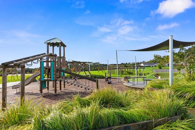 Photo of property in 185 Lakes Boulevard, Pyes Pa, Tauranga, 3112