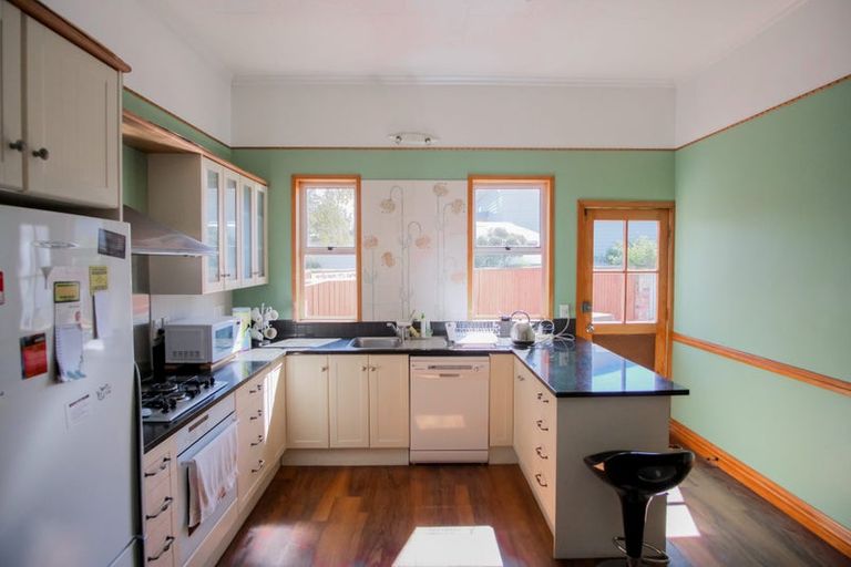 Photo of property in 133 Somerfield Street, Somerfield, Christchurch, 8024