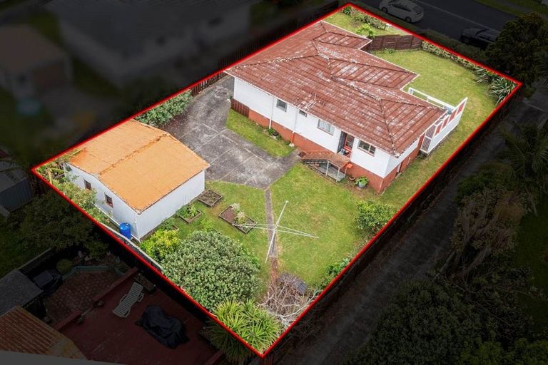 Photo of property in 60 Casuarina Road, Half Moon Bay, Auckland, 2012