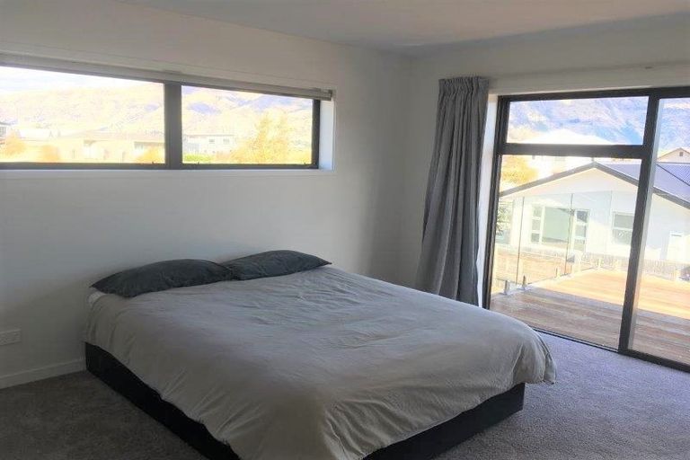 Photo of property in 34 Minaret Ridge, Wanaka, 9305