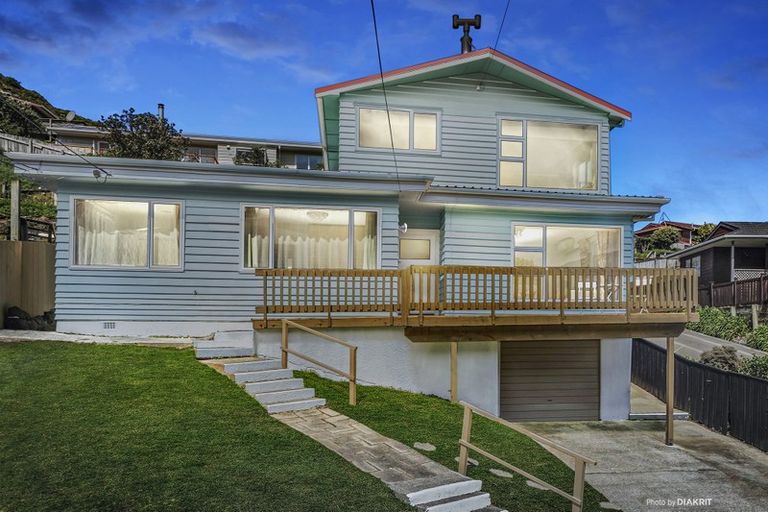 Photo of property in 1/165 Severn Street, Island Bay, Wellington, 6023