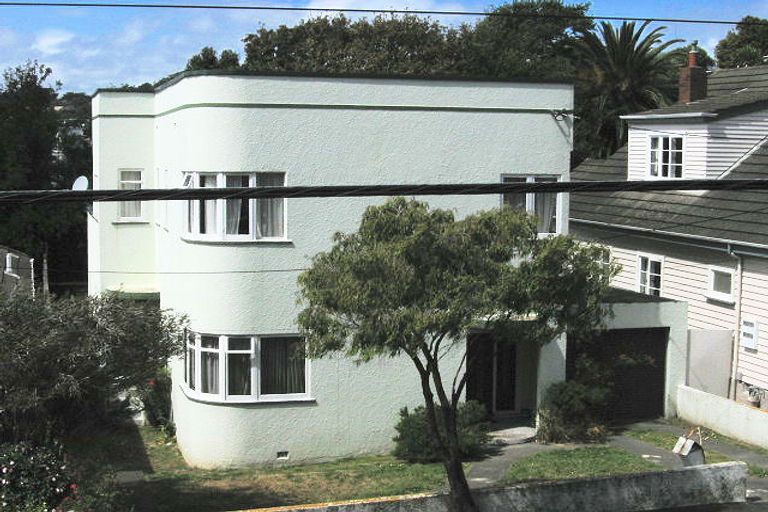 Photo of property in 323 Adelaide Road, Newtown, Wellington, 6021