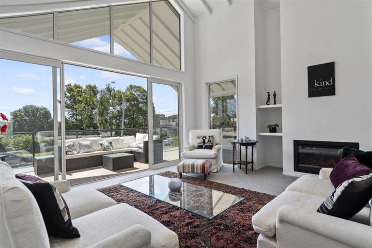 Photo of property in 76 Edgecumbe Road, Tauranga, 3110