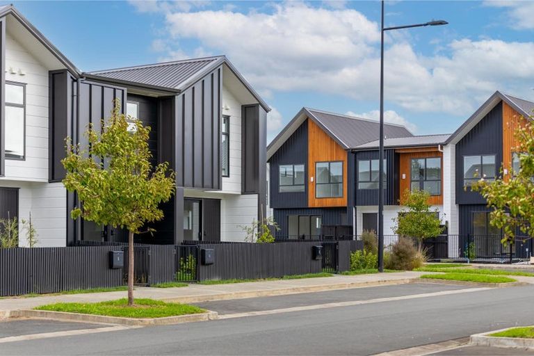 Photo of property in 4 Tuputupu Drive, Kumeu, 0810