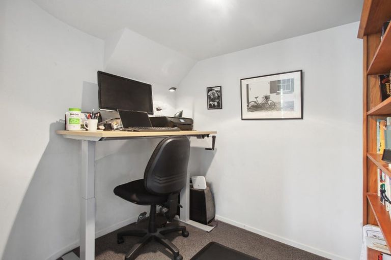 Photo of property in 22 Midhurst Avenue, Henderson, Auckland, 0612