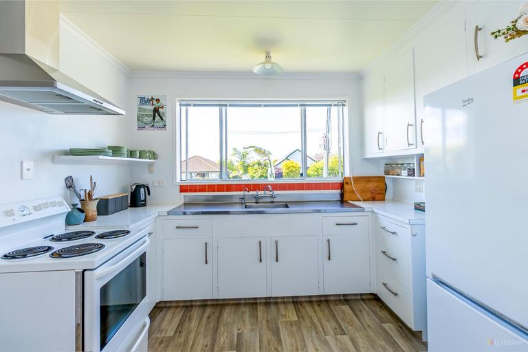 Photo of property in 10a-b Churchill Place, Waimate, 7924