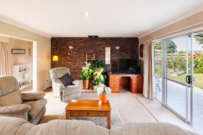 Photo of property in 14 Wedgwood Grove, Highbury, Palmerston North, 4412