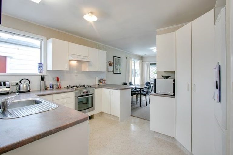 Photo of property in 10 Totara Street, Taradale, Napier, 4112