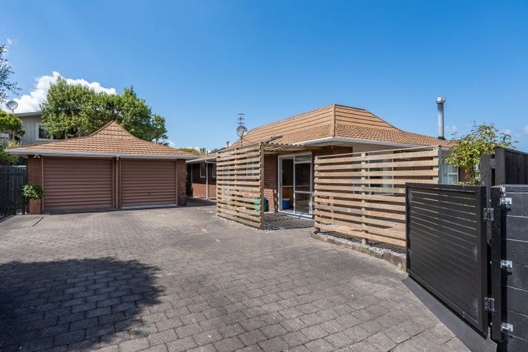Photo of property in 1 Te Hatepe Avenue, Taupo, 3330
