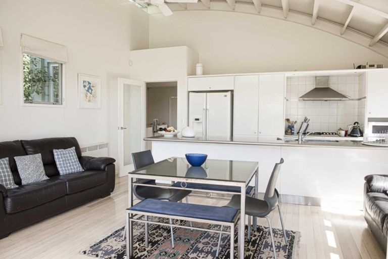 Photo of property in 1a Sherwood Lane, Cashmere, Christchurch, 8022