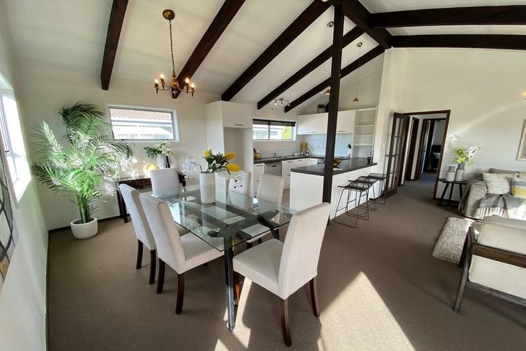 Photo of property in 2/10 Pierce Road, Milford, Auckland, 0620