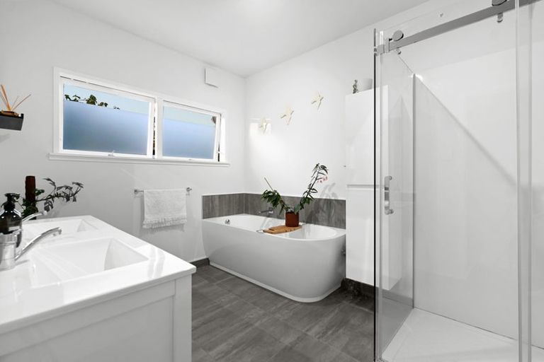 Photo of property in 11 Hillary Street, Chedworth, Hamilton, 3210