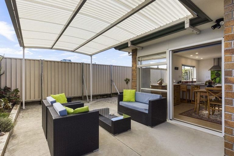 Photo of property in 20 Francis Skinner Place, Orewa, 0931