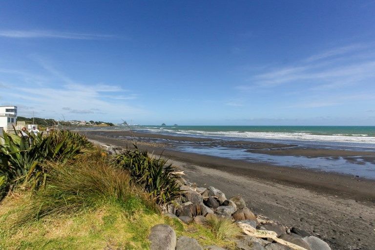 Photo of property in 6 Nobs Line, Strandon, New Plymouth, 4312