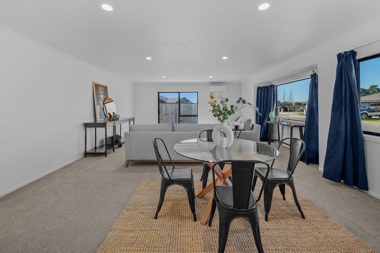 Photo of property in 1 Molesworth Street, Carterton, 5713