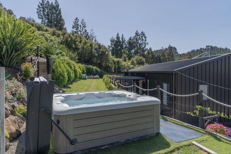 Photo of property in 36 Spikes Way, Whitianga, 3510