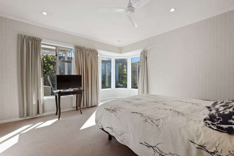 Photo of property in 11 Hillview Place, Wanaka, 9305