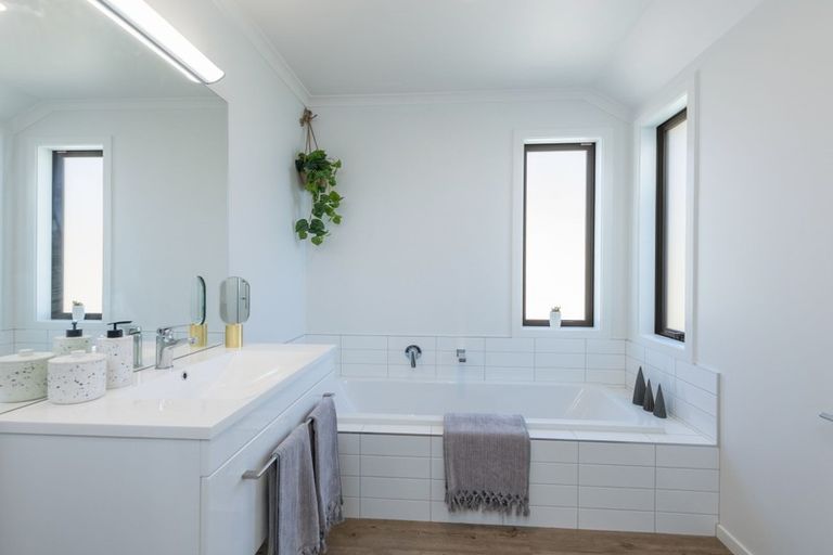 Photo of property in 15 Village Lane, Stoke, Nelson, 7011