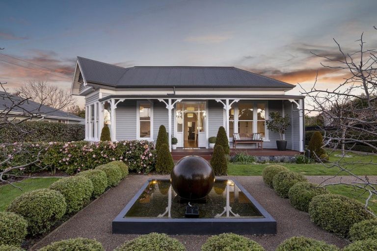 Photo of property in 90 Hawthorne Street, Strowan, Christchurch, 8052