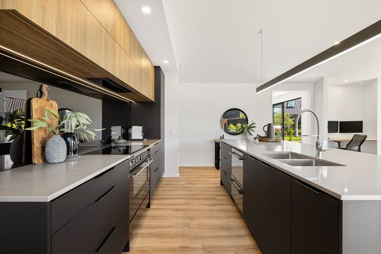 Photo of property in 8 Kirkland Crescent, Harewood, Christchurch, 8051