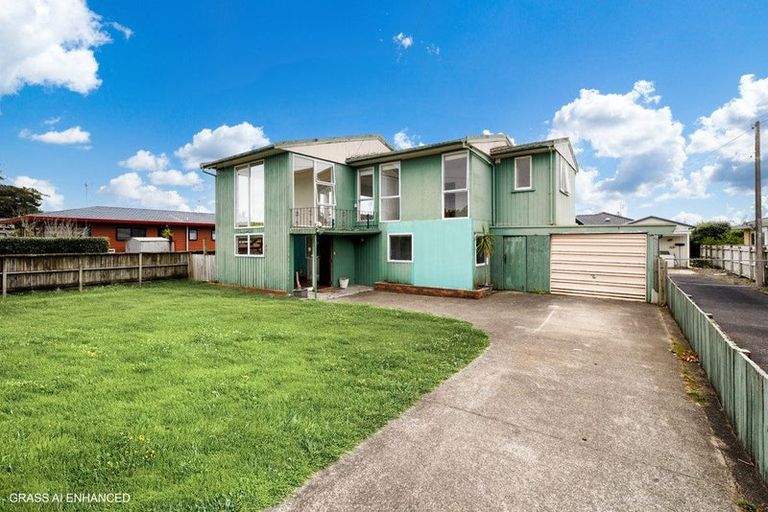 Photo of property in 141 Centreway Road, Orewa, 0931