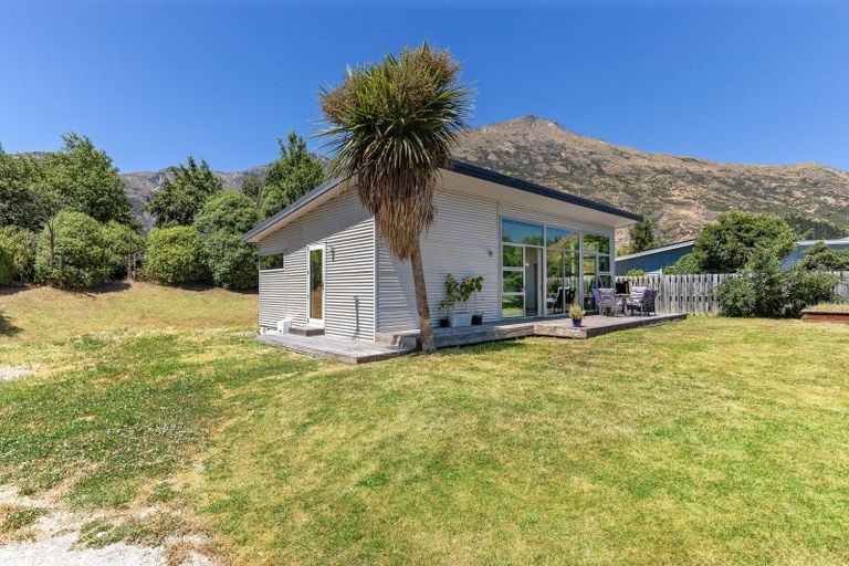 Photo of property in 10 Widgeon Place, Lake Hayes, Queenstown, 9304