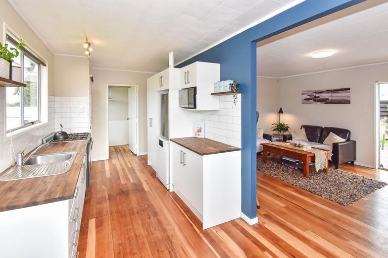 Photo of property in 32 Gambare Place, Wattle Downs, Auckland, 2103