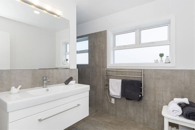 Photo of property in 28a Dickson Road, Papamoa Beach, Papamoa, 3118