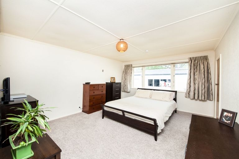 Photo of property in 577 Featherston Street, Roslyn, Palmerston North, 4414