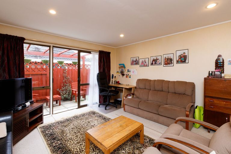 Photo of property in 5 Hill Court, Awapuni, Palmerston North, 4412