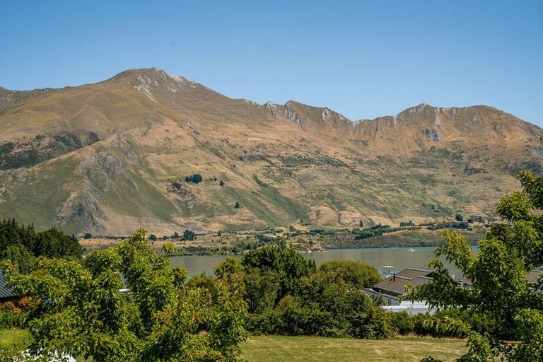 Photo of property in 166b Beacon Point Road, Wanaka, 9305