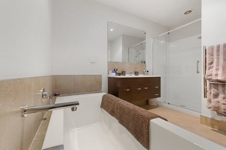 Photo of property in 39 Battalion Drive, Papakura, 2110