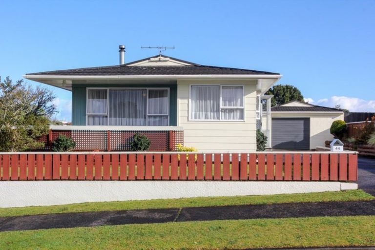 Photo of property in 44 Penrith Street, Westown, New Plymouth, 4310