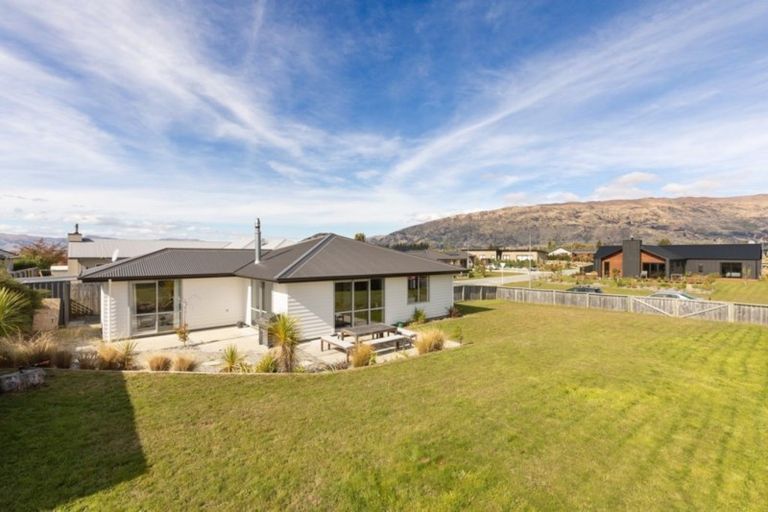 Photo of property in 40 West Meadows Drive, Wanaka, 9305
