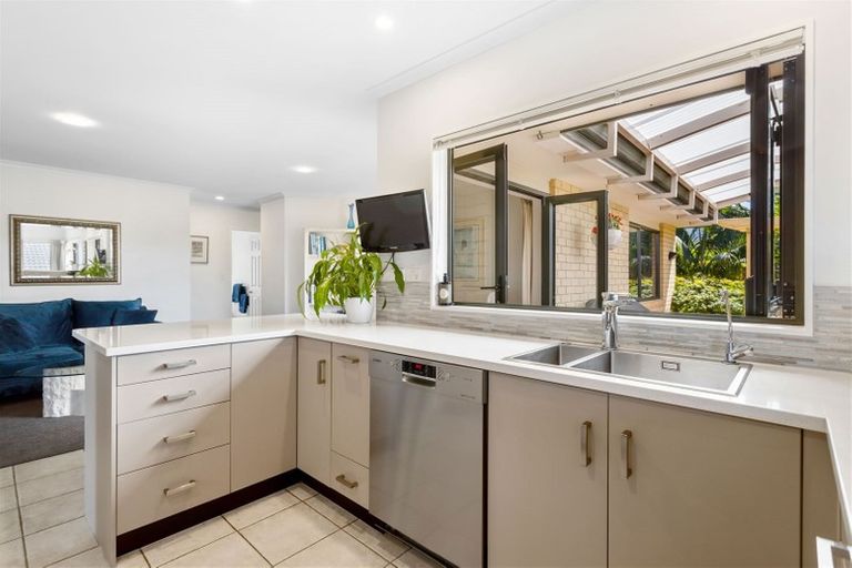 Photo of property in 29 San Bernadino Drive, Henderson, Auckland, 0612