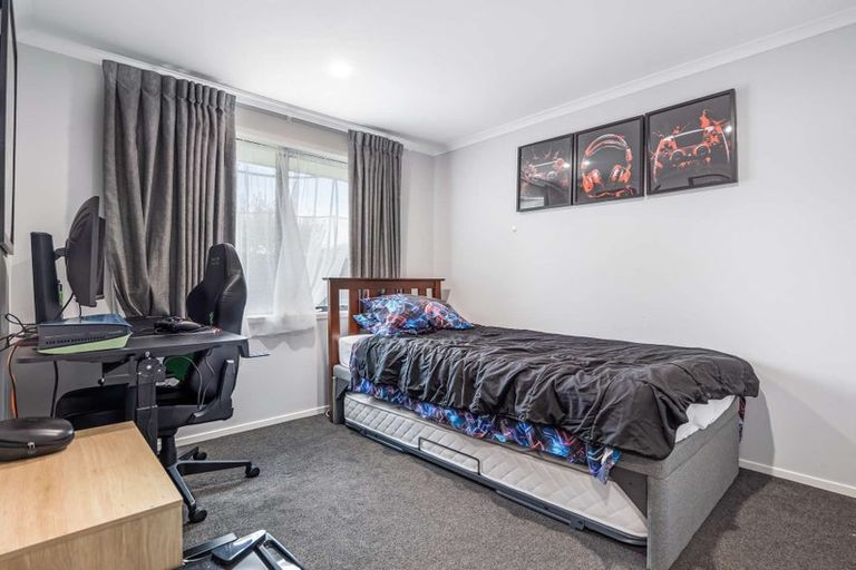 Photo of property in 13 Harry Richards Way, Pokeno, 2402