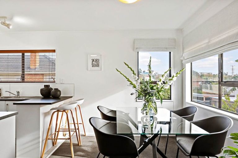 Photo of property in 2/15 Margan Avenue, New Lynn, Auckland, 0600