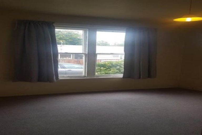 Photo of property in 180 Geraldine Street, Edgeware, Christchurch, 8013