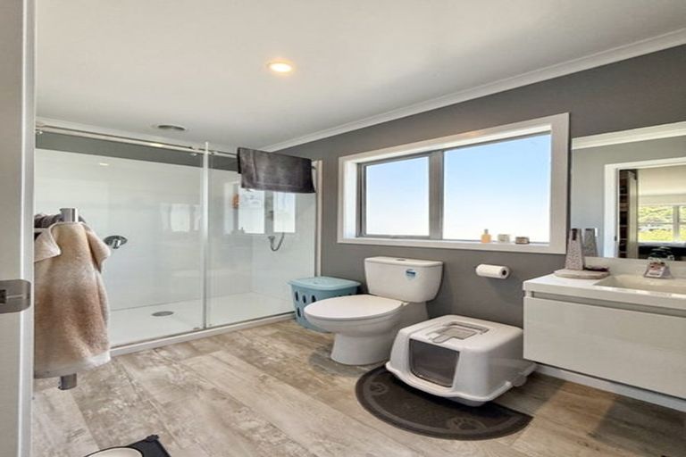 Photo of property in 4b Horoeka Street, Stokes Valley, Lower Hutt, 5019