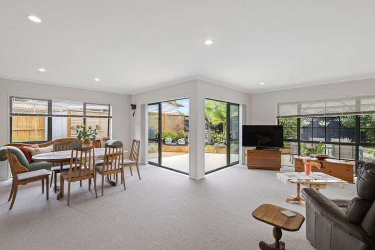 Photo of property in 7 Halstead Place, Huntington Park, Auckland, 2013