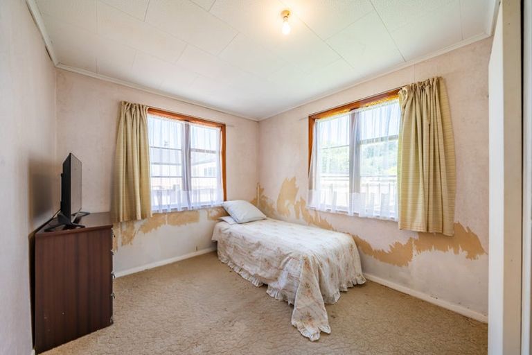 Photo of property in 73 Wellington Road, Wainuiomata, Lower Hutt, 5014