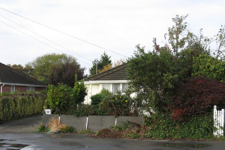 Photo of property in 16 Lambeth Crescent, Northcote, Christchurch, 8052